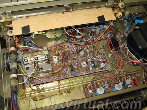 Sanyo DCX 1970K receiver inside view